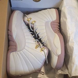 Never Worn Jordan 12 Retro // Great Condition